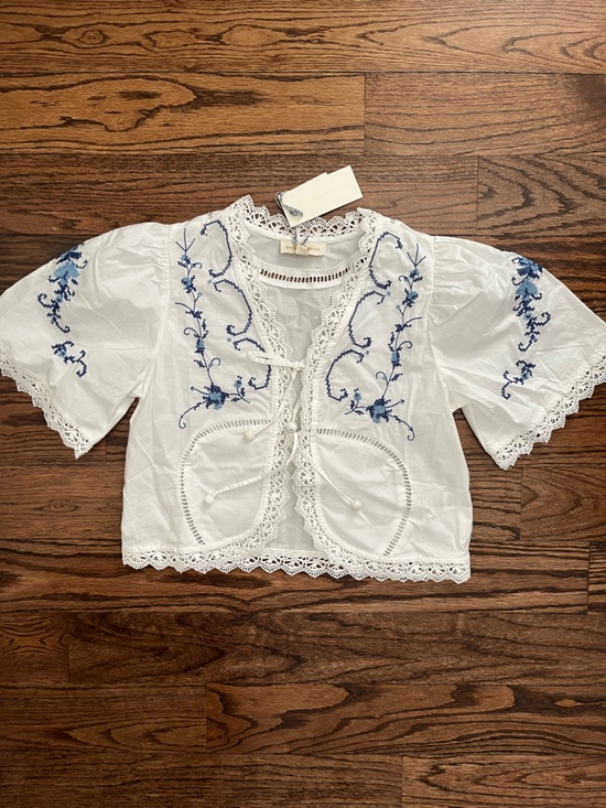 Jennifer And Grace Tops - White Embroidered Lace Cropped Top with Blue Floral Details